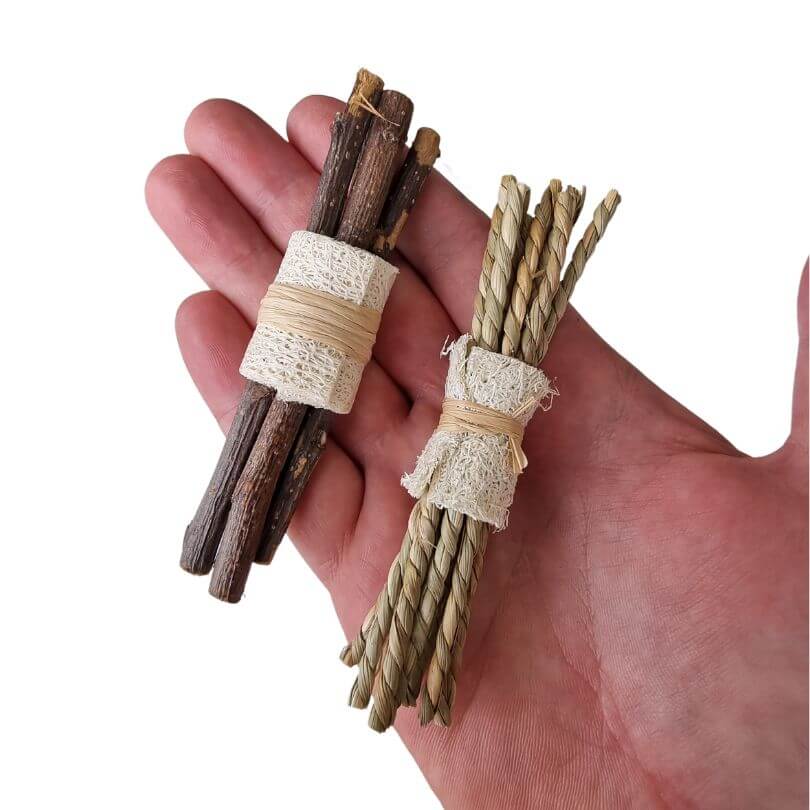Apple Stick and Hay Foot Toy 2pk
