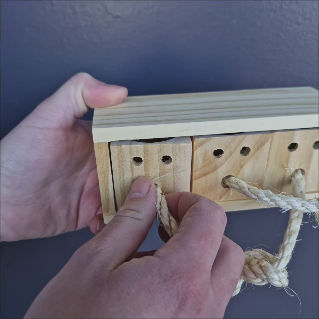 Pull Cube Forager – pull out treat box foraging toy for parrots