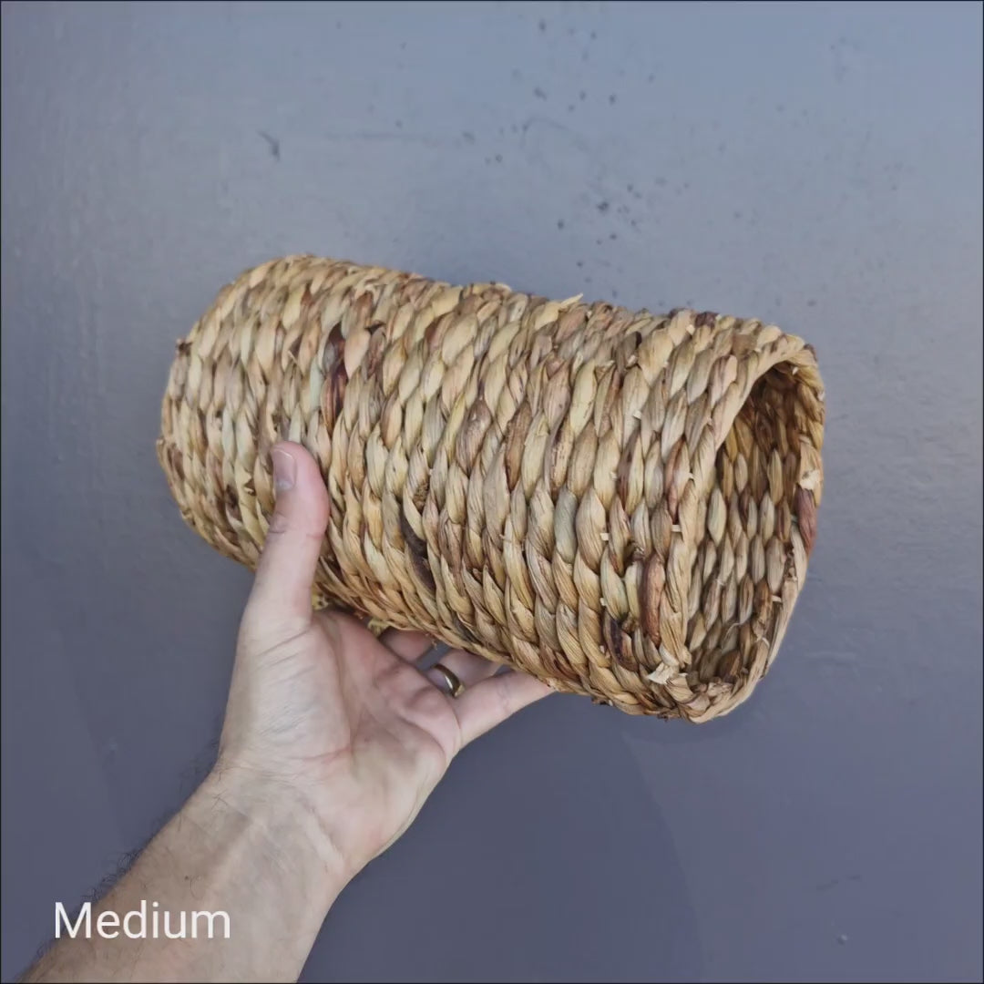 Hyacinth Tunnel – hyacinth bird toy part for birds of all sizes