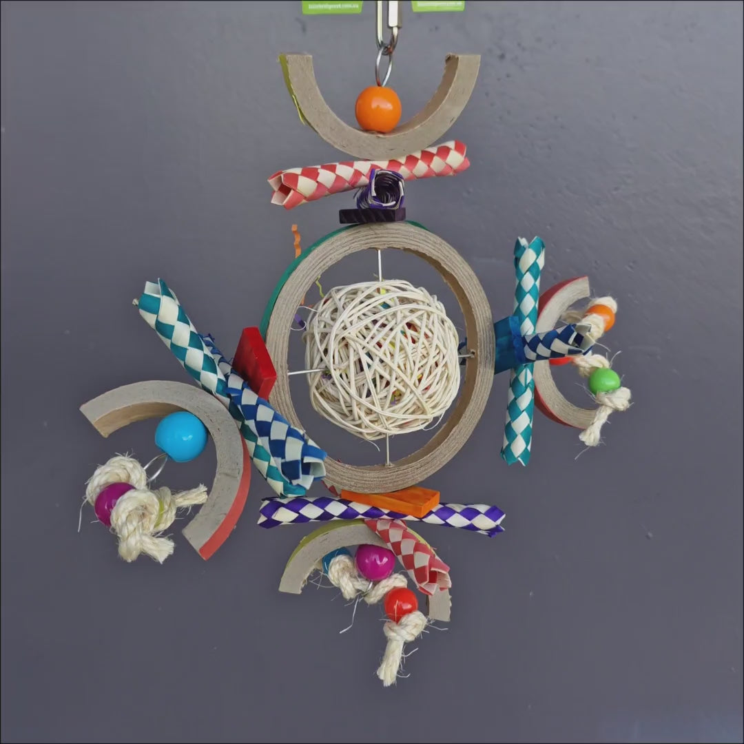 Dreamer Ring – wicker, shredded paper and sisal rope bird toy for large parrots